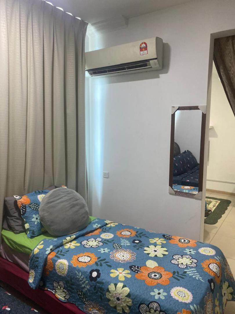Vista Alam Roomstay Homestay Шах Алам Екстериор снимка